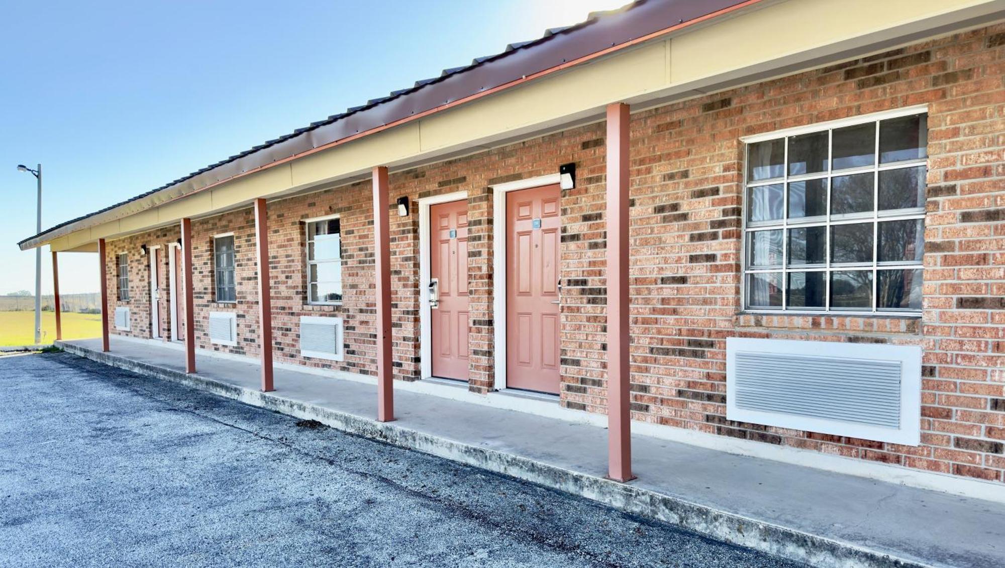 Regency Motel 2*